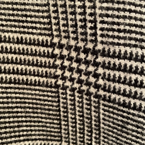 Loft houndstooth shawl - M/L - Picture 2 of 4